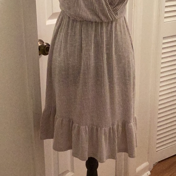 Caution to the Wind vertical strip dress - Picture 2 of 9